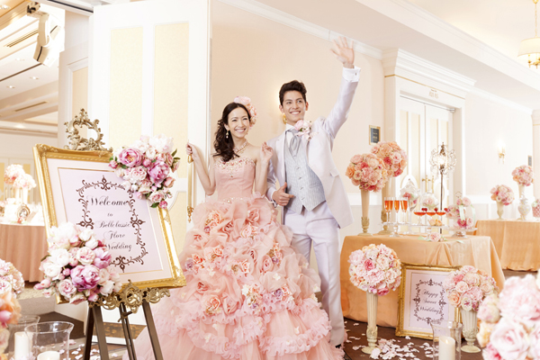 お城丸ごと貸切WEDDING♪花の祝福に包まれて至福の1日を!